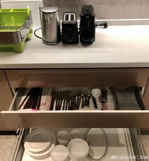 回寝室吃瓜,揭秘校园生活那些事儿